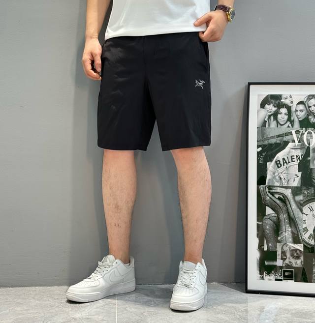 Arc'tery 25S shorts are a simple and clean style recommendation! Made with doubl