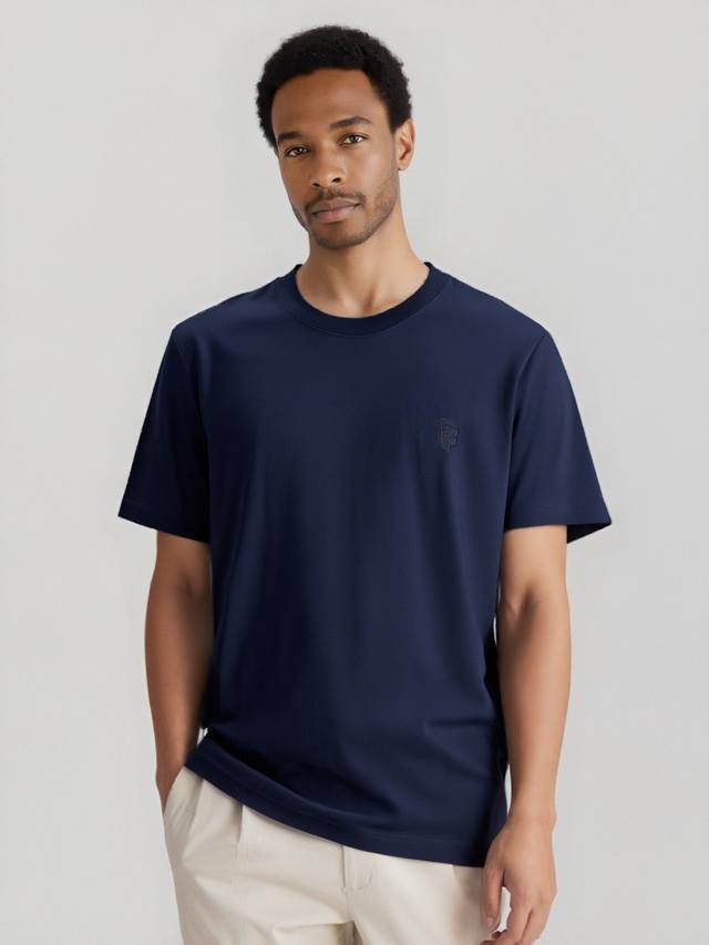 Ouk Premium quality crew neck short-sleeved T-shirt, featuring the original clas