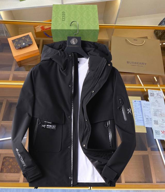 the same style as the official Margiela website, with all the necessary labels,