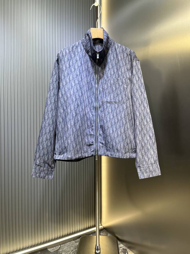 Dior Premium Original CD Blue Techno Print Zip-Up Shirt This zip-up shirt featur