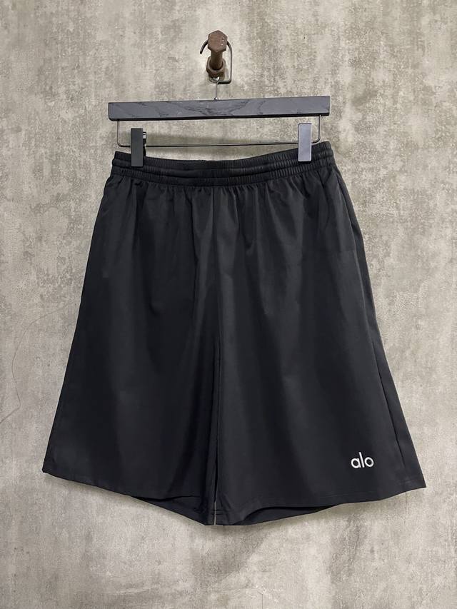 Alo Yoga 25Ss small logo casual sports shorts are made of custom woven fabric, d