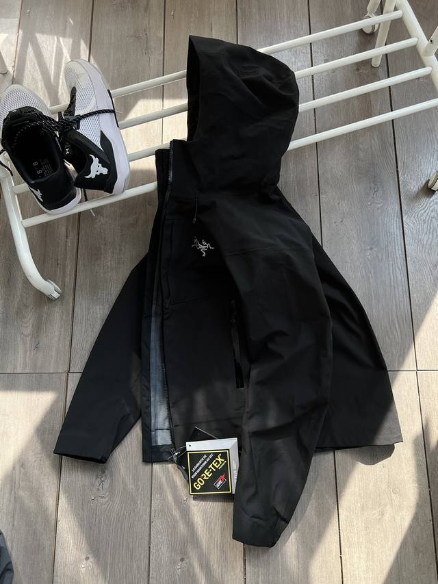 Arc'teryx's new fall/winter 20Ss all-weather softshell jacket, a spring hit! Fea