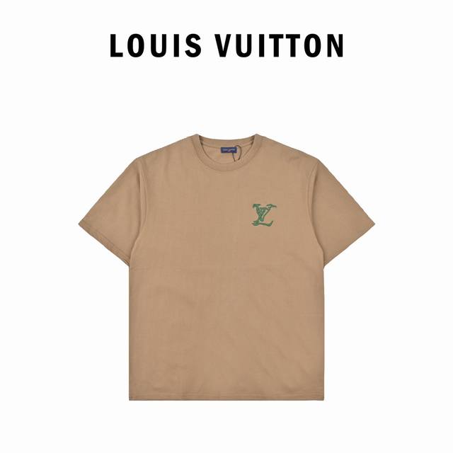 Louis Vuitton short-sleeved T-shirt with embroidered logo badge. Its minimalist