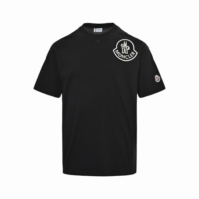 Moncler 25Ss short-sleeved shirt with a embossed chest logo. Made from 60s doubl