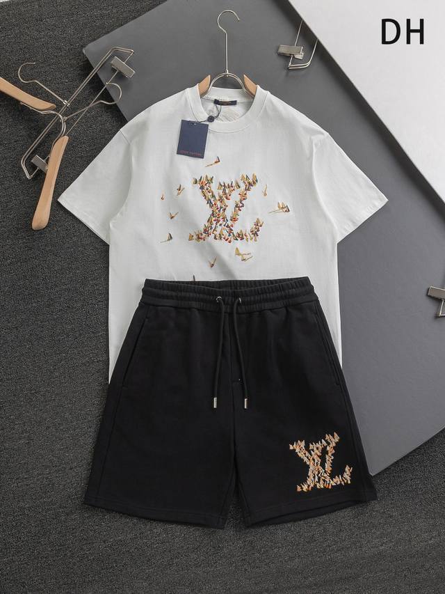 Louis Vuitton 1V, slightly wide fit, S-Xl25Ss Lv, new runway style, featuring a
