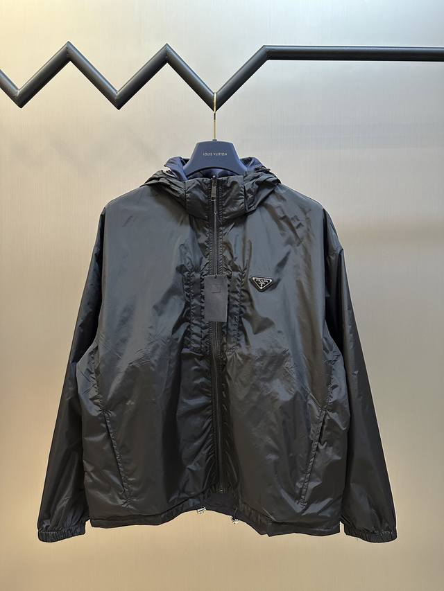 Prada recycled nylon double-sided jacket windbreaker uses the brand's iconic rec