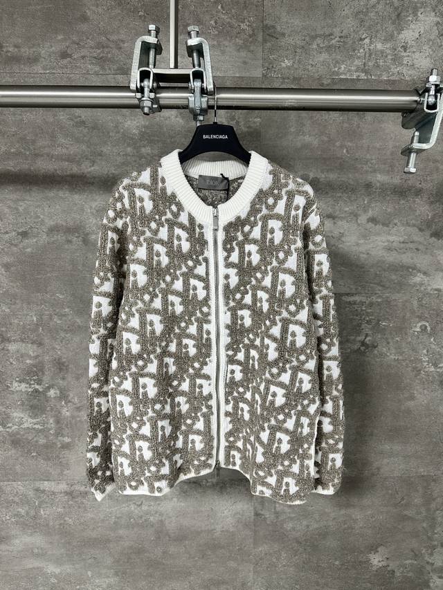 Dior 25Ss new all-over jacquard zippered cardigan. Made from a 50% wool, 50% pol