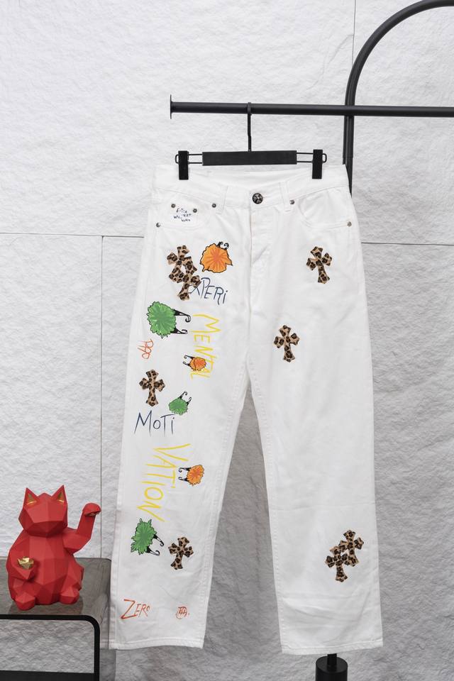 Style No. F080Come Hearts & High-end white little monster cross-stitched leather