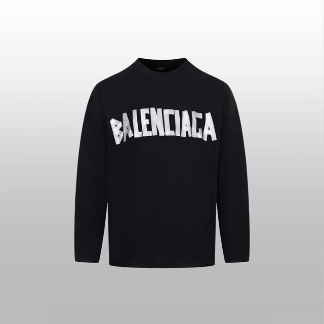 Top version difference currency - Blgg letter offset long sleeve - Color: Black