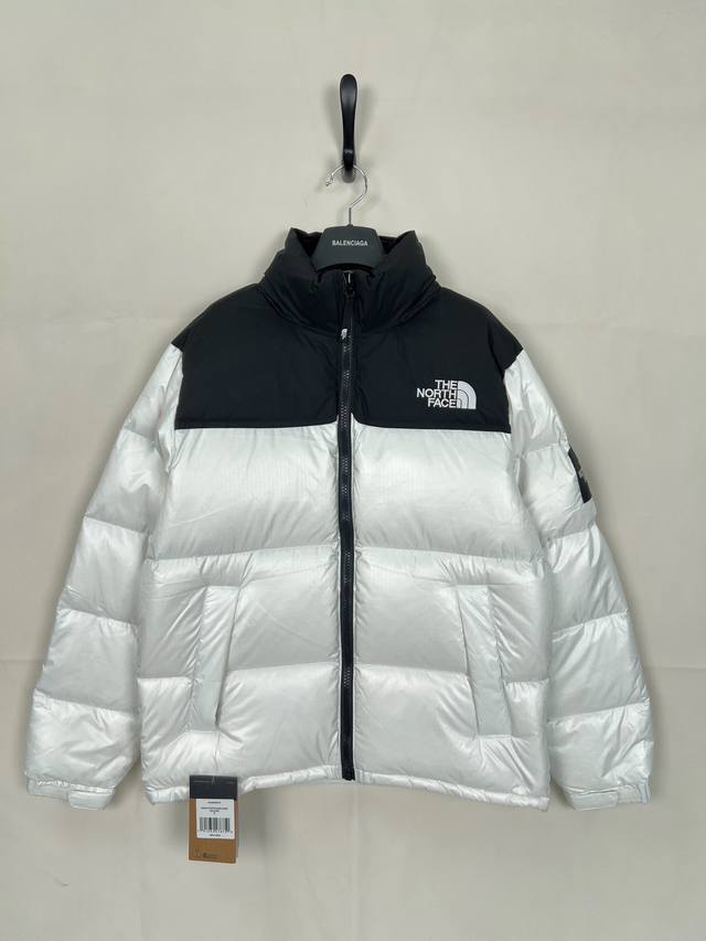 Official, authoritative version of The North Face's Large Check Classic Down Jac