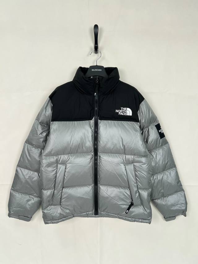 Official, authoritative version of The North Face's Large Check Classic Down Jac