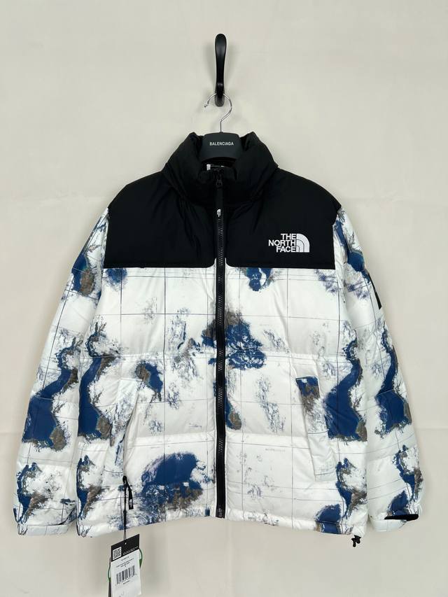 Official, authoritative version of The North Face Earth Classic Down Jacket: Ear