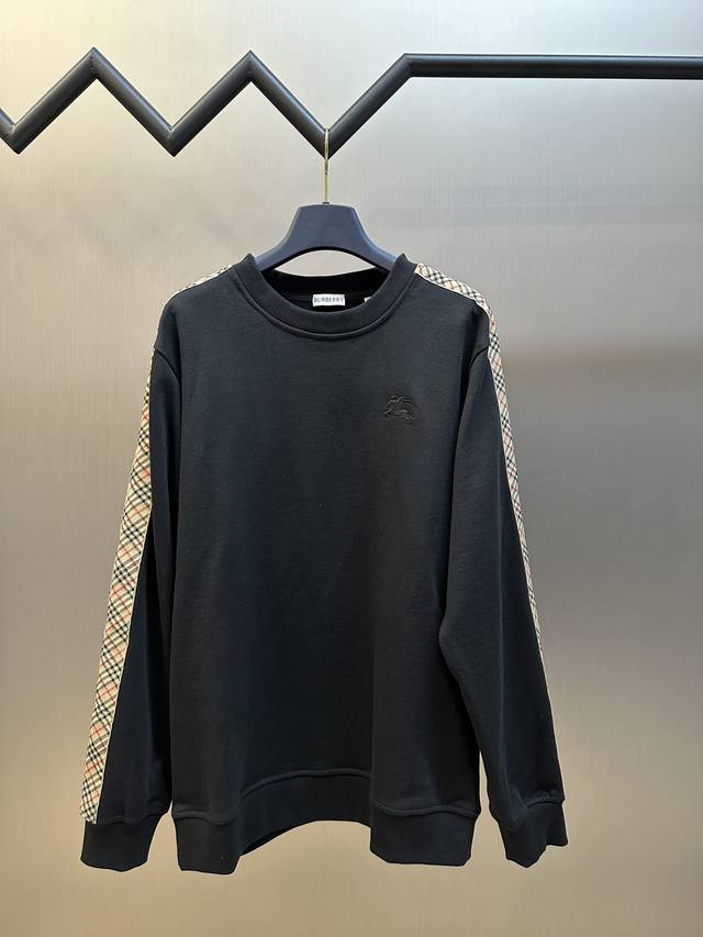 The Burberry Check Cotton Crew Neck Sweatshirt is made of lightweight, velvet-li