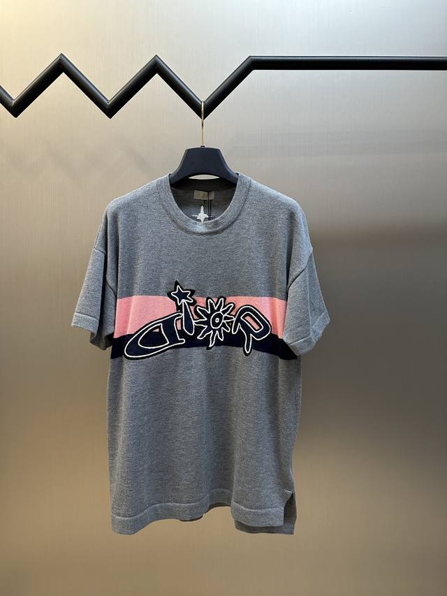 Dior Sunflower Wool Knit Short Sleeve This T-shirt is a new product from the 202