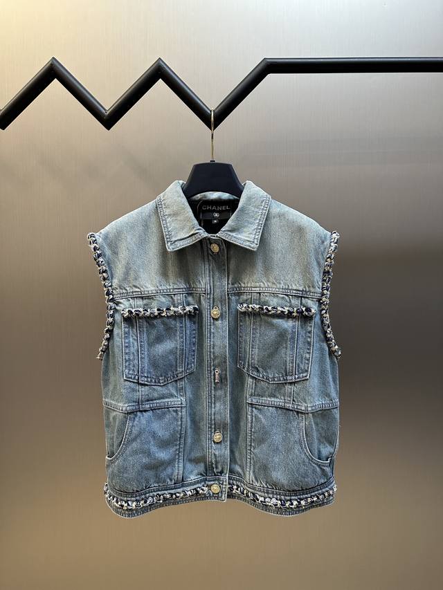 Chanel 25 Retro Washed Denim Vest with Handwoven Ribbon Decoration - A Perfect L