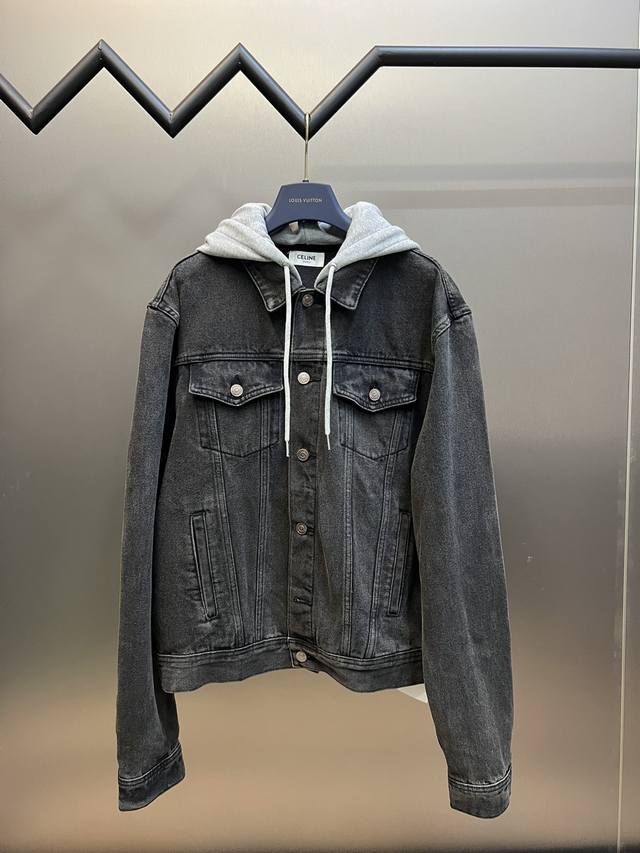 Celine Celine letter print hooded denim jacket is made of 100% cotton. Cotton fi