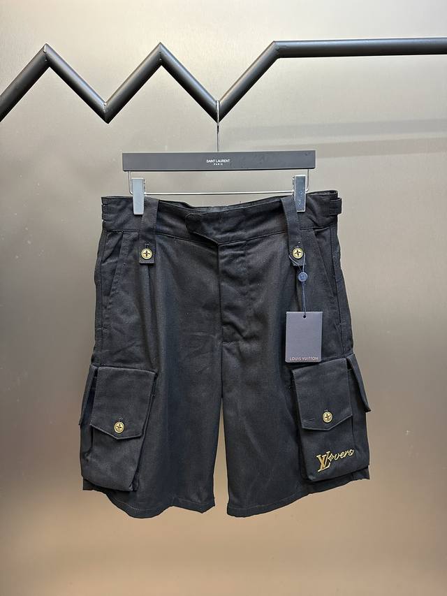 Lv metal label multi-pocket work shorts are made of 10S double-stranded cotton m