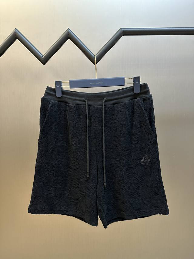 Lv plaid terry jacquard shorts are made of 270g terry jacquard fabric woven on a