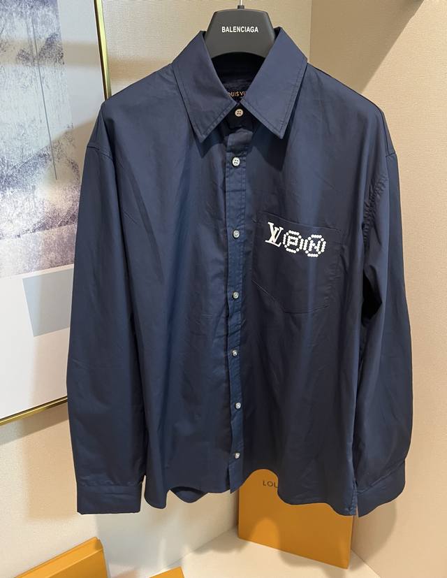 Size: SML XL 1V25Ss This shirt is made of high-count, high-density washed cotton