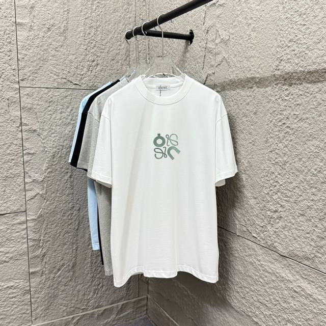 Loew* 2025 Spring/Summer classic, simple, personalized silver 3D silicone logo.