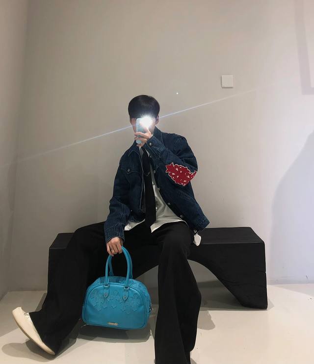 Model photo: Top-tier, Bian Baekhyun-style Chrome Hearts latest Live Pure Editio