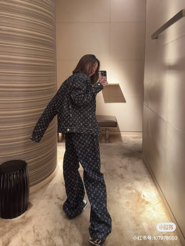 Model photo of Louis Vuitton & Louis Vuitton's latest classic jacquard suit, the