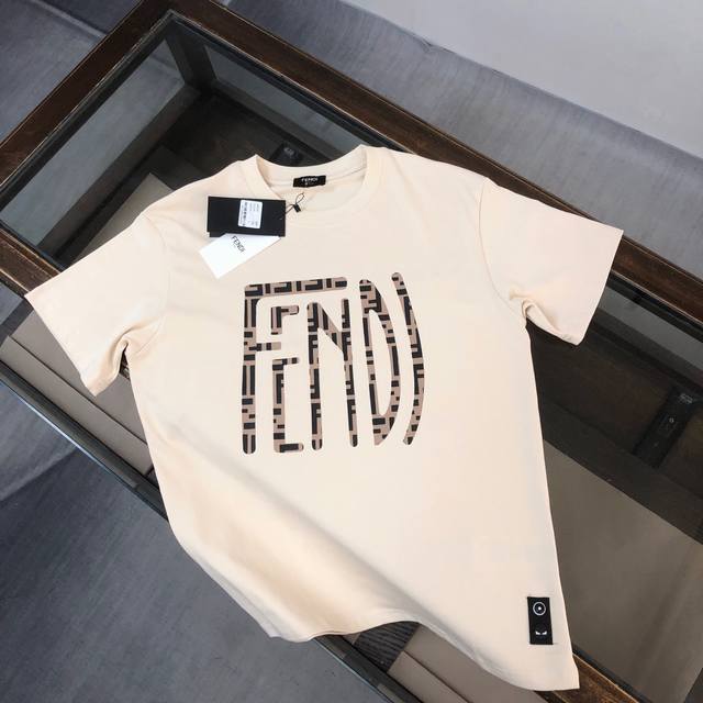 Fendi's latest 2025 couple's cotton T-shirt! Made from 260g custom cotton, this
