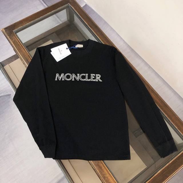 Mon*Cler's latest classic and fashionable lightweight long-sleeved sweatshirt fo