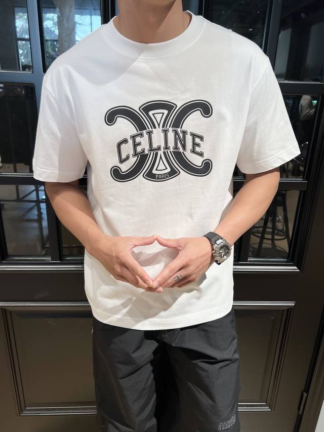 Celine's new T-shirt is stunning! Featuring a logo print, a stylish, eye-catchin