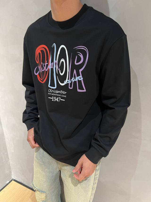 Dior's new autumn and winter long-sleeved T-shirt is simply amazing! Printed ele