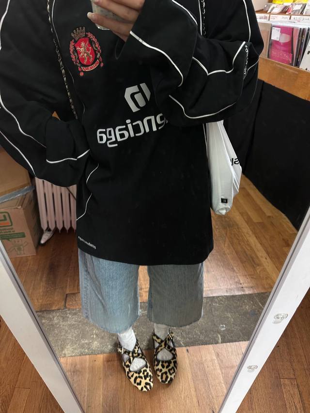 Hmm~ This is the best Balenciaga jersey to wear this year!!