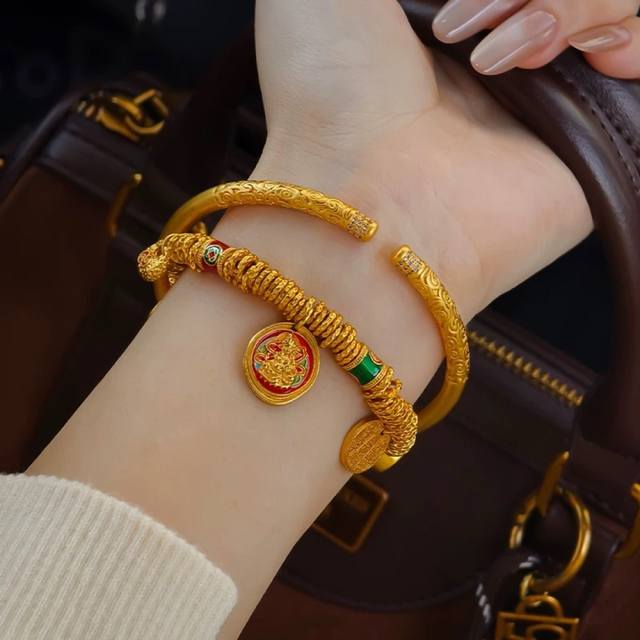 China Gold Wei Xue Same Style Yellow Jambhala Wrapped Bracelet Valentine's Day G