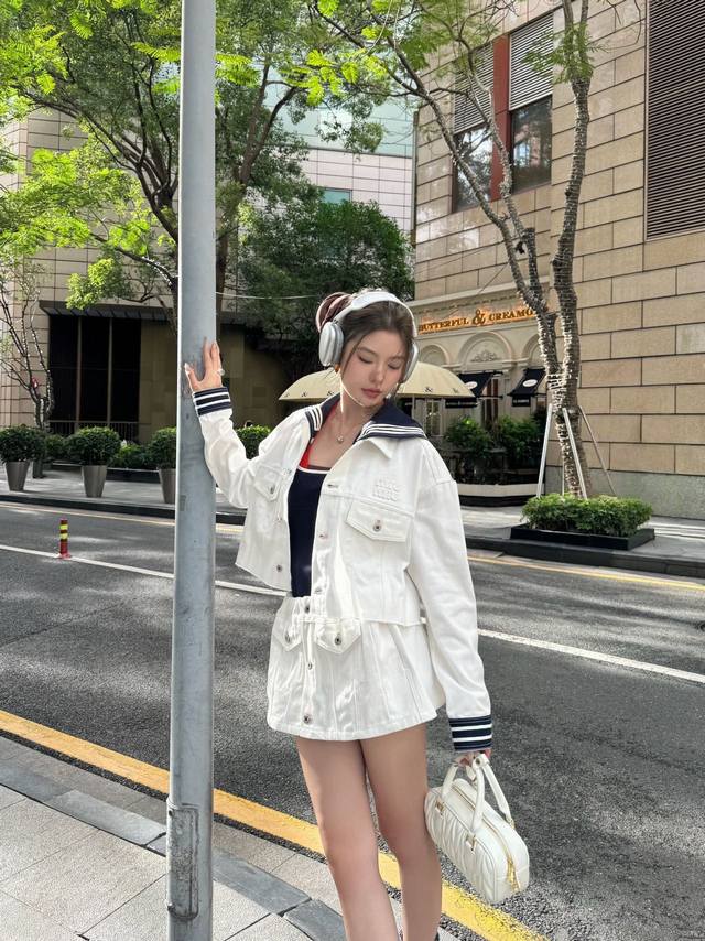 New arrival Miu Miu 25Ss navy collar denim jacket and skirt set, customized with