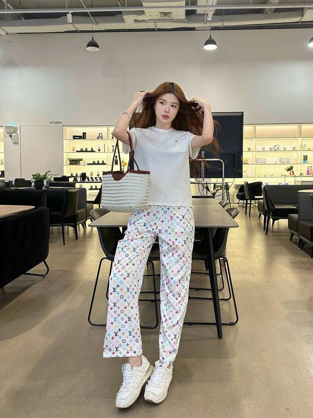 New Louis Vuitto* 2025 new round-neck top and printed trousers set. Custom YB tw