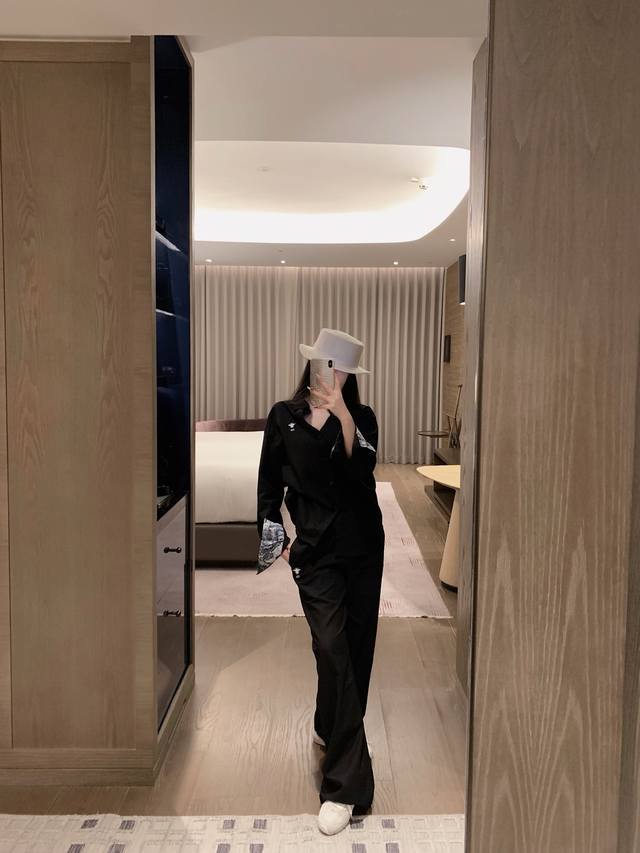 Dior Dior embroidered bee linen cotton shirt and trousers suit