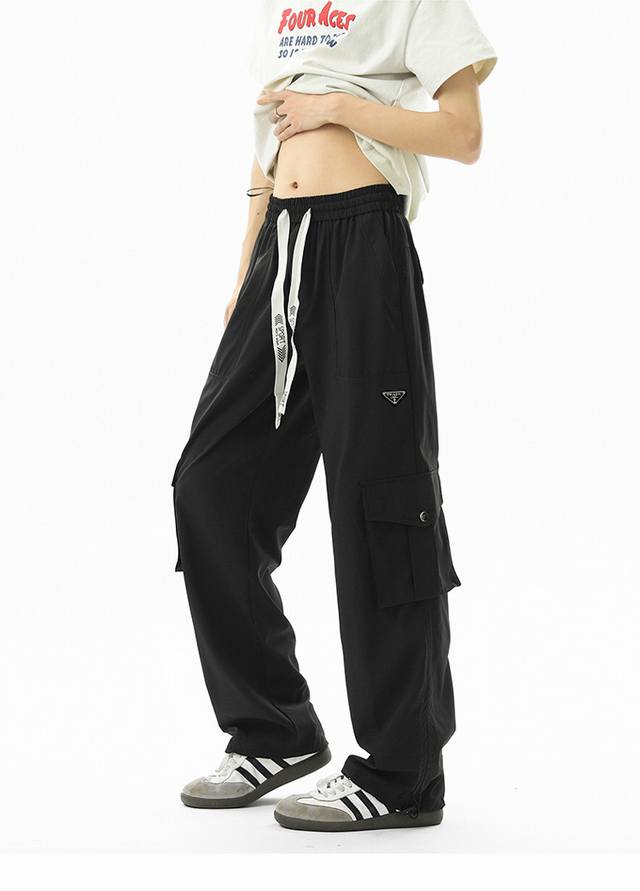 is available for the Prada official website overseas. These unisex large-pocket