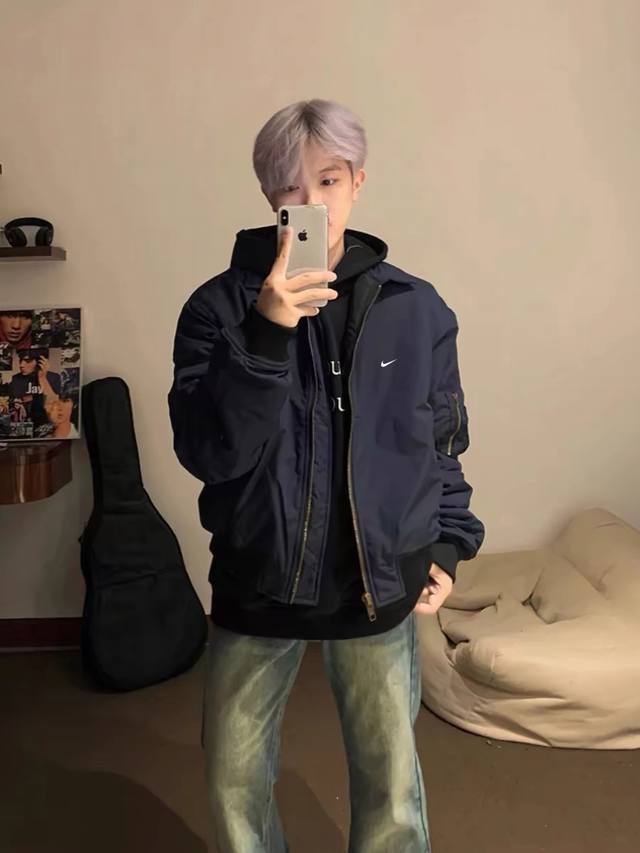 Style: Wk077 Nike Classic Solid Color Outdoor Jacket with a Loose Fit and Baseba
