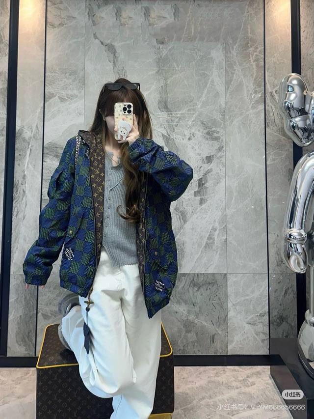 New model number: G713Louis Vuitton New Classic Lv Monogram Full Print Double-si