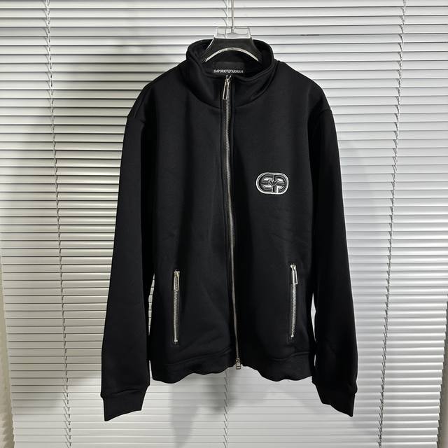 Special Offer: Armani Thickened Jacket. This jacket features a classic, casual s