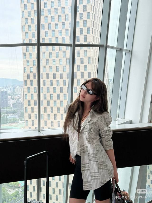 New model number: G711Louis Vuitton new checkered monogram couple's casual shirt