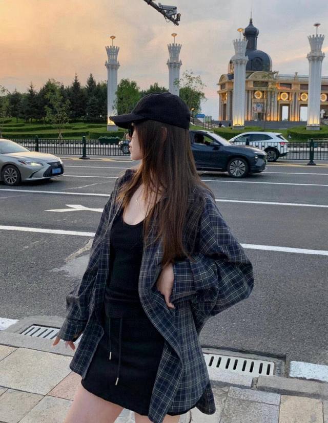 New model number: G204 Balenciaga 24Ss back letter print logo yarn-dyed plaid sh
