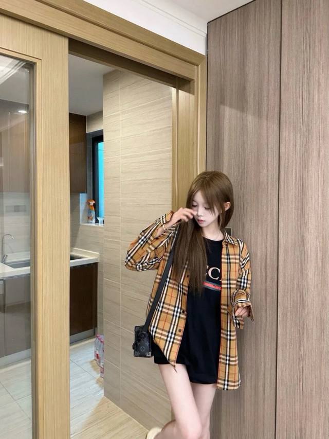 New Model: G202 Burberry Classic Check Plaid Unisex Casual Long-Sleeved Shirt 1.