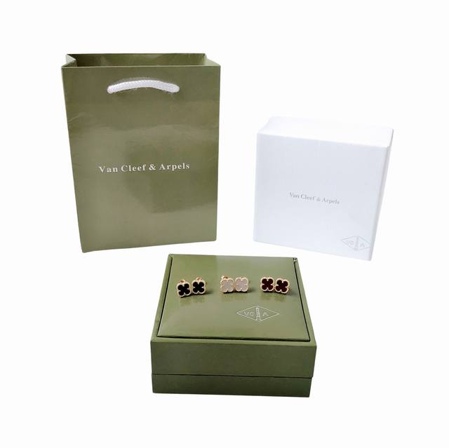 Vca Van Cleef & Arpels Small Four-Leaf Clover Earrings, a timeless classic! Buli