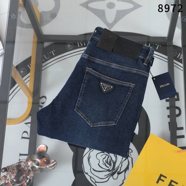 New Small Straight Jeans Style No.: 8972 Size: 29-42
