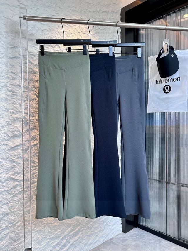 New arrival! This year's most popular Lulu-style flared pants, the same style Zh
