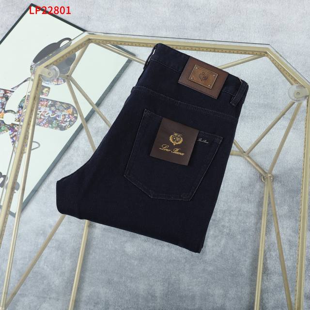 Autumn and Winter Loro Pianano: 22801Size: 30 To 42 Yarda