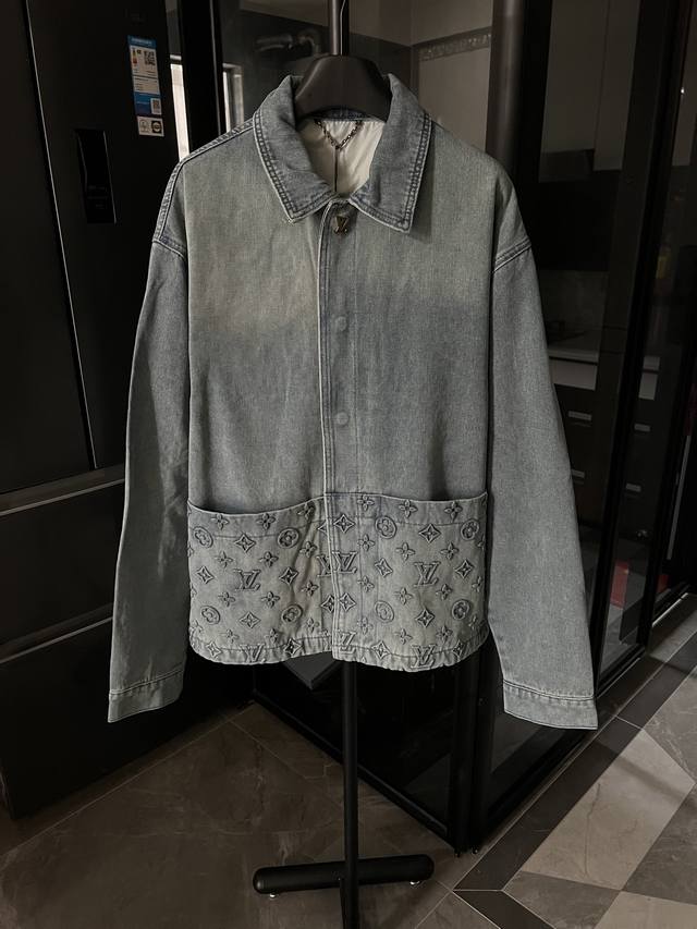 Next Day 1V Louis 25Fw embossed new blue workwear denim jacket, first released.