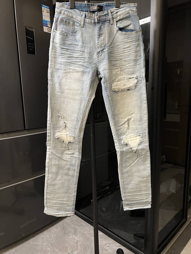 Amiri Mx1 25Ss Knee-cut Holes and White Leather Washed Jeans Blue Size: 28 30 32
