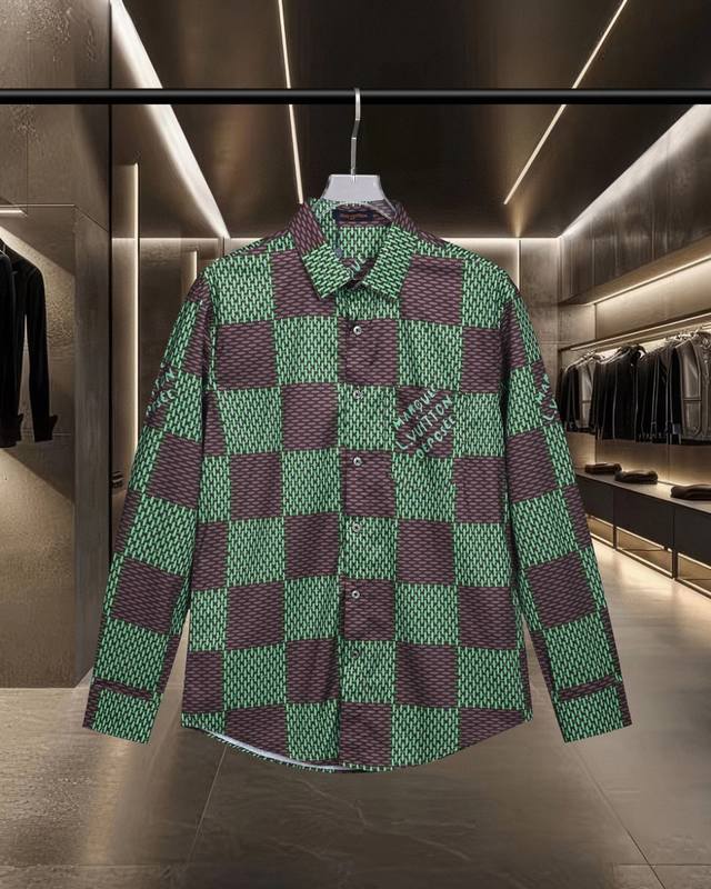 Lv Louis Vuitton's hot-selling arrival: a checkerboard-printed long-sleeved shir