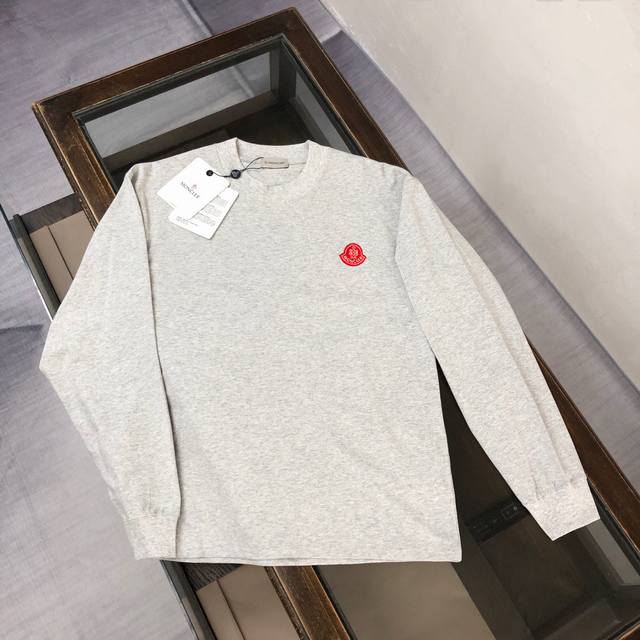 Mon*Cler's latest classic and fashionable lightweight long-sleeved sweatshirt fo